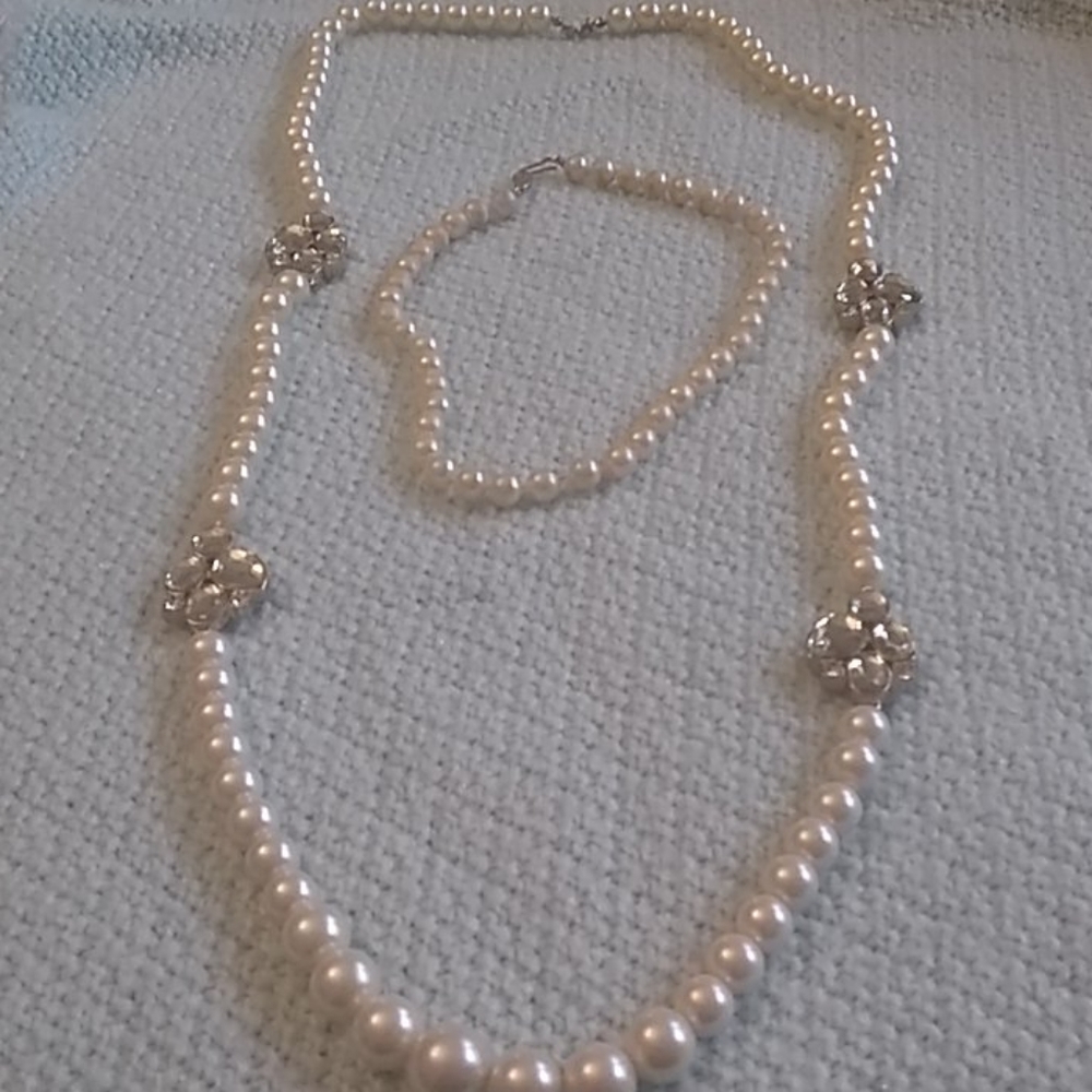 Larg pearl necklace